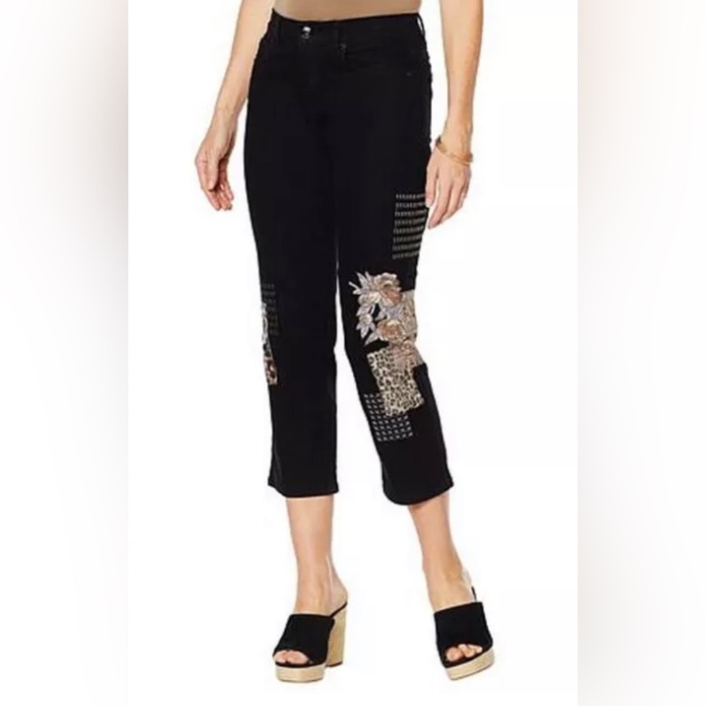 DG2 Diane Gilman Black Petite Size 6P Stretch Leopard Embroidered Cropped Jeans